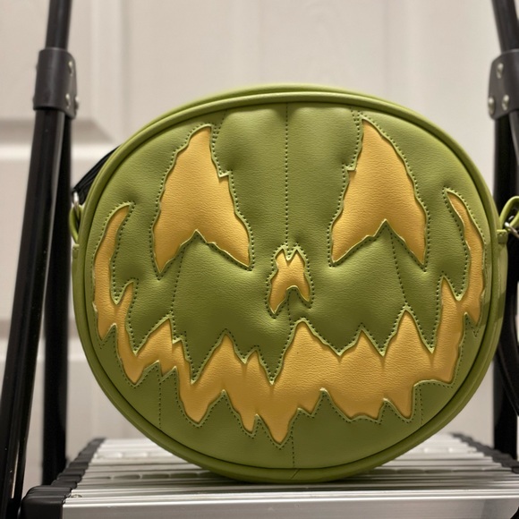 Love Pain & Stitches Stark Raving Handmade - Picture 4 of 5